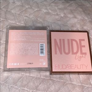 Huda Beauty New light nude palette